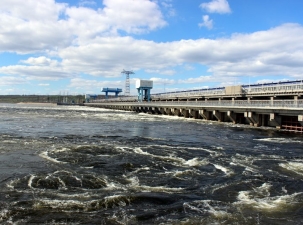 На Саратовской ГЭС – пик половодья