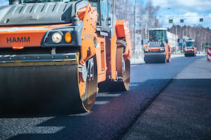 «Газпром нефть» поставила высокотехнологичный битум для строительства участка «Дороги жизни» в Ленинградской области