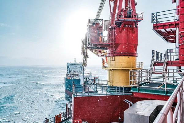 «Газпром нефть» добыла 13-миллионную тонну нефти на Приразломном месторождении в Арктике