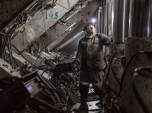 Бригада Евгения Косьмина первой в СУЭК добыла два миллиона тонн угля