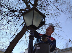 «Костромаэнерго» реконструирует торшерные светильники в парках Костромы