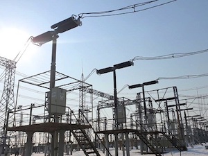 «ФСК ЕЭС» установила высоковольтные вводы на подстанции 500 кВ «Тарко-Сале»