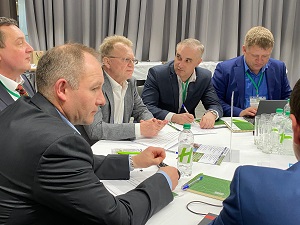 27 нефтесервисных компаний собрал Буровой дисскуссионный форум НКНП о строительстве скважин на Могутовском месторождении