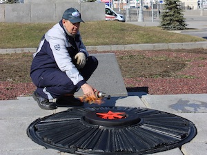 «Екатеринбурггаз» подготовил Вечные огни к празднованию Дня Победы