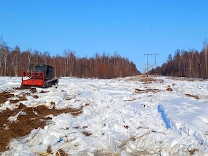 В Нюрбинском РЭС расчищают просеки ЛЭП мульчером