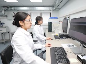 В Атырау открылась первая в Казахстане специализированная лаборатория по тестированию катализаторов