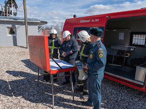 В командно-штабных ученияях на Калининской АЭС задействовали спецтехнику