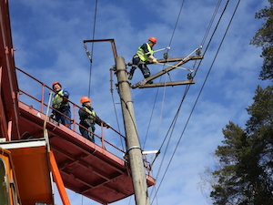 На участке Савеловского направления МЖД реконструируют контактную сеть