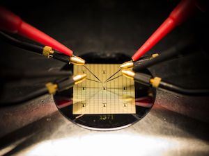 В Курчатовском институте создают материалы для электроники будущего