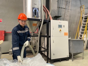 Завод «Сибкабель» приобрел две установки для сушки гранул полимерных материалов