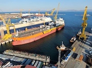 Танкер типа «Афрамакс» «Академик Губкин» вышел на ходовые испытания