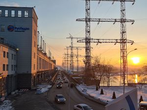 Камская ГЭС работает в режиме пропуска половодья