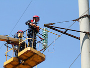 «Ростовэнерго» ремонтирует транзитную ЛЭП в Азовском районе
