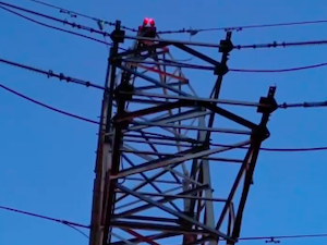 «Россети» установили новую систему светомаркировки ЛЭП вблизи екатеринбургского аэропорта Кольцово