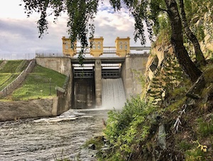 Гидроузел Белоярской АЭС удвоил объем сброса воды