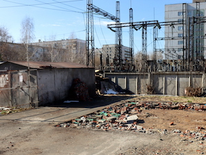 «Россети Новосибирск» требуют демонтировать гаражи в охранной зоне высоковольтной подстанции