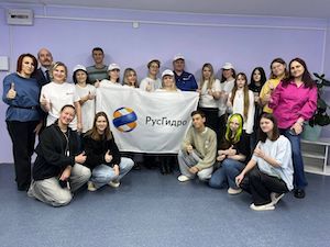 Волонтеры Богучанской ГЭС отремонтировали Молодежный центр города Кодинска