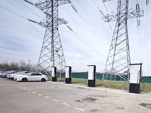 Компания «Росатома» ввела в эксплуатацию новые электрозарядные комплексы в Москве