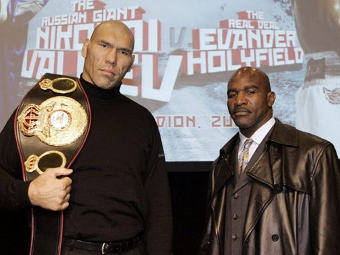 Эвандер Холифилд посетит бой Валуев – Чагаев