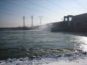 Новосибирская ГЭС увеличила холостой сброс воды