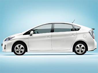 Toyota готовит семиместный вариант гибрида Prius