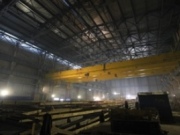 В машзале первого энергоблока Ленинградской АЭС-2 устанаввливают закладные детали под рамы турбоустановки