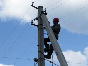 «Архэнерго» с начала года отремонтиовало 292 км ВЛ напряжением от 0,4 до 110 кВ