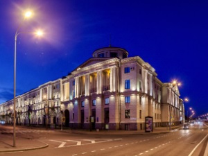 «Ленсвет» преобразил светом ансамбль зданий на Арсенальной набережной