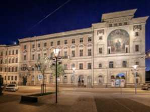 «Ленсвет» смонтировал подсветку главного корпуса Санкт-Петербургского государственного института кино и телевидения