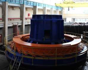 Рабочее колесо новой турбины гидроагрегата №4 Саратовской ГЭС установили на штатное место