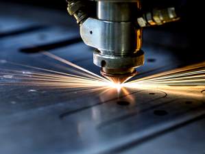 «Салют» освоил технологии лазерной резки в производстве деталей авиационных газотурбинных двигателей