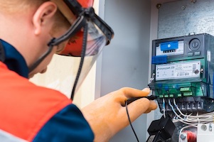 «Россети Сибирь» устанавливают в Кузбассе «умные» счетчики