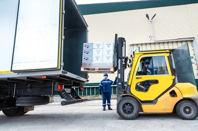 «Газпром нефть» передала Омской области 1 млн единиц средств медицинской защиты