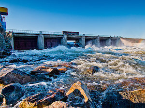 Сброс воды через Ляхкоминский гидроузел приведет к подтоплению дороги в поселок Ковда