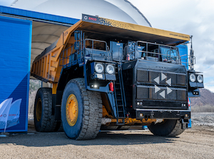 На Солнцевском угольном разрезе присваивают машинам имена героев ВОВ