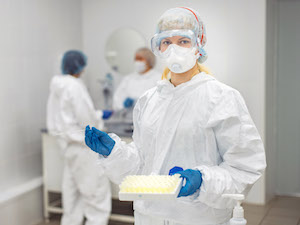 На Омском НПЗ создана лаборатория для проведения ПЦР-тестирования сотрудников