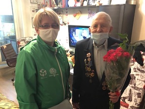 Волонтеры Росатома поздравили ветеранов Великой Отечественной войны с Днем Победы