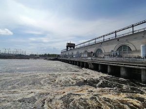 Нижегородская ГЭС закрыла все пролёты водосливной плотины