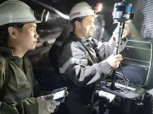 Маркшейдеры «Колмара» используют современное оборудование в шахтах и на открытых горных работах