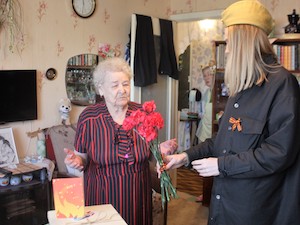 Сотрудники «Екатеринбурггаза» навестили ветеранов