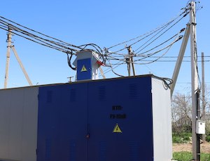 «Крымэнерго» модернизирует объекты электросетевого хозяйства в селе Мирном Симферопольского района