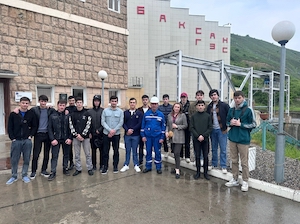 Гидроэнергетики Кабардино-Балкарии провели экскурсию для студентов на Баксанской ГЭС