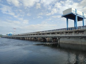 Саратовская ГЭС закрыла последние глубинные водосбросы
