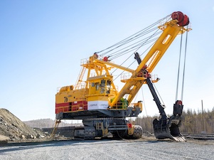 Качканарский ГОК запустил в работу первый отечественный экскаватор с объемом ковша 15 кубометров