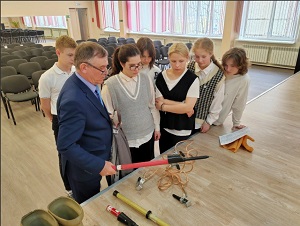 Специалисты ДРСК провели занятие по электробезопасности в школе Владивостока