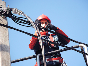 «Оренбургэнерго» отремонтирует 236 км линий электропередачи