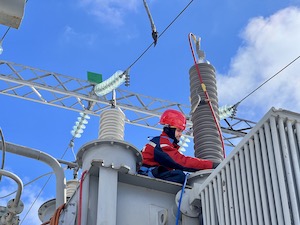 «Россети Тюмень» повысили надежность электроснабжения одного из первых нефтяных месторождений в Западной Сибири