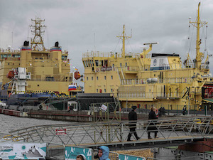 Кульминацией «Фестиваля ледоколов» в Санкт-Петербурге стал вальс буксиров