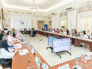 В Общественной палате РФ наградили победителей конкурса лучших практик бизнеса по воспитанию детей и молодежи