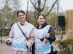 «Газпромнефть Шиппинг» высадил деревья и кустарники в Шкиперском саду в Санкт-Петербурге